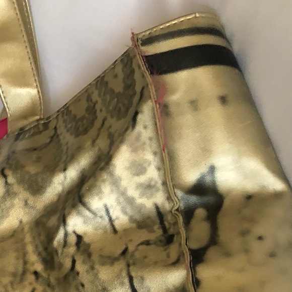 Victoria Secret  Supermodel Alessandra Ambrosio - Picture 2 of 2